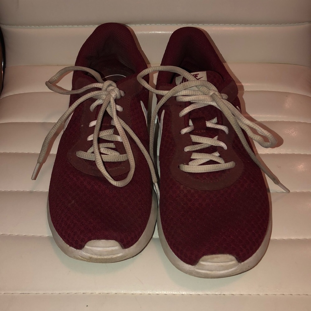 Maroon Nike Roshe
